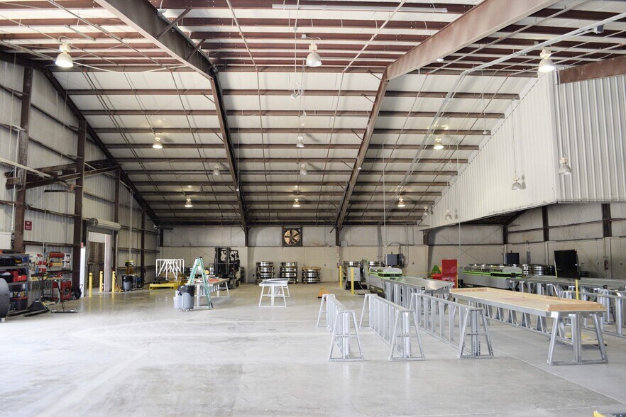 More Photos Of 1050 Central Park Dr, Sanford Warehouse For Sale