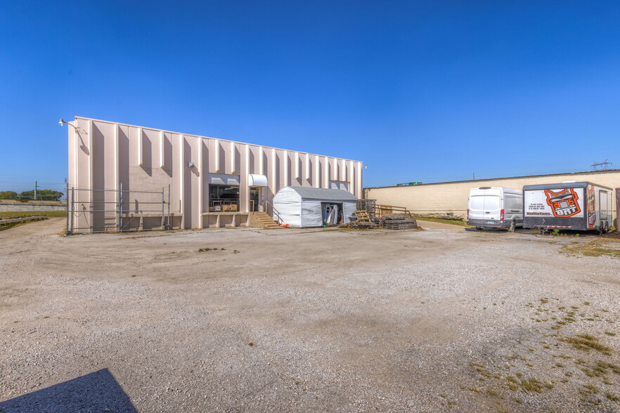 More Photos Of 6580 E Skelly Dr, Tulsa Manufacturing For Sale