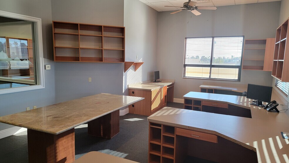 More Photos Of 2575 Montessouri St, Las Vegas Loft Creative Space For Lease