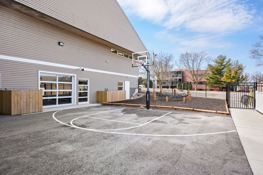 More Photos Of 7610 Mineral Point Rd, Madison Daycare Center For Lease