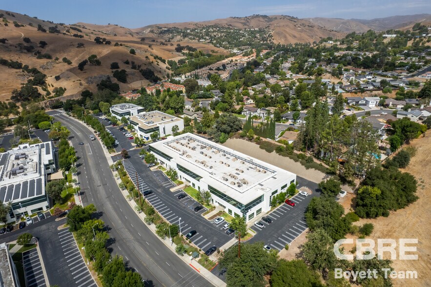 More Photos Of 26025 Mureau Rd, Calabasas Office For Sale
