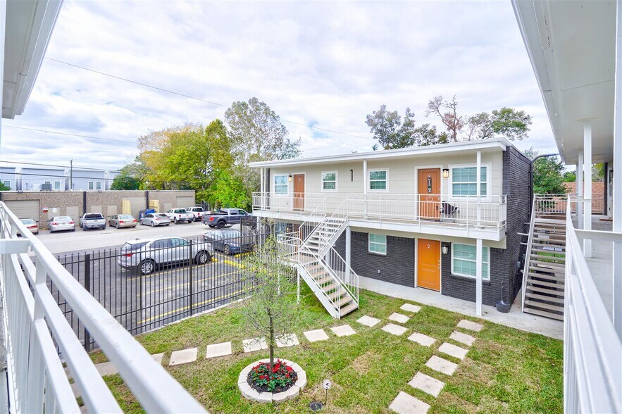 More Photos Of 1824 Thonig Rd, Houston Apartments For Sale