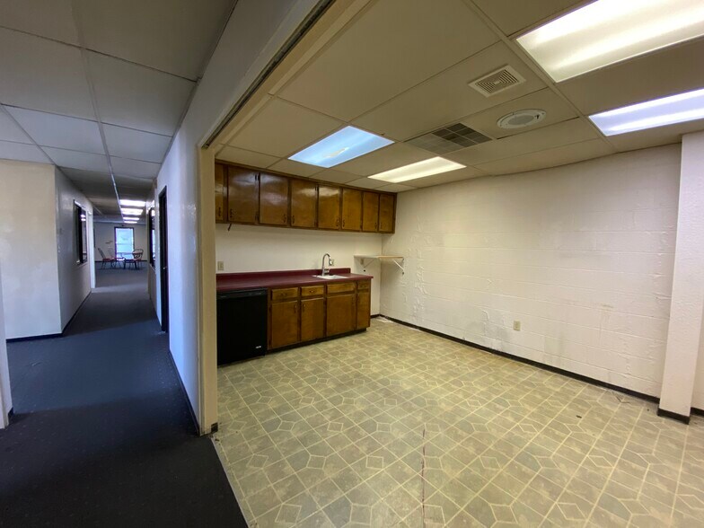 More Photos Of 1117 Lone Palm Ave, Modesto Loft Creative Space For Lease