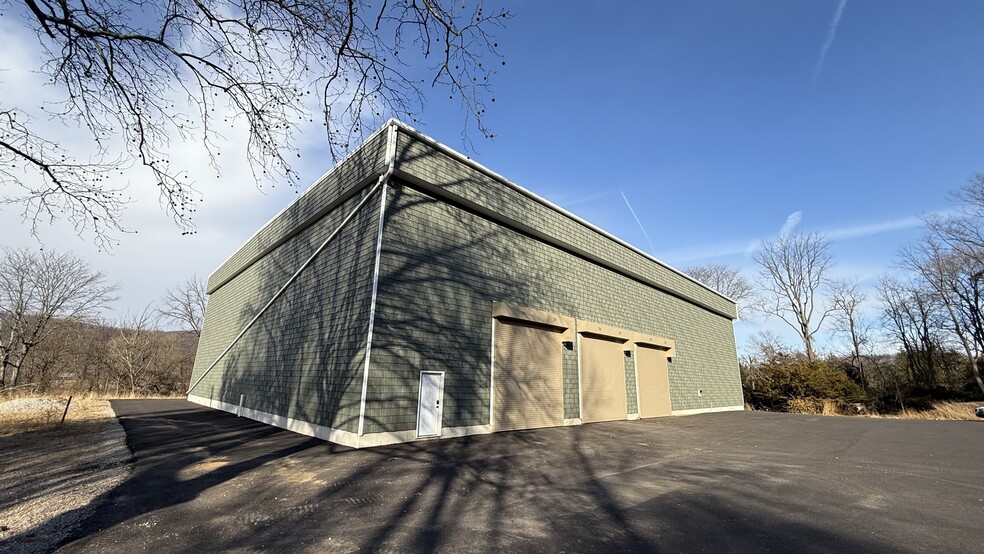More Photos Of 2651 PA-412, Coopersburg Warehouse For Lease