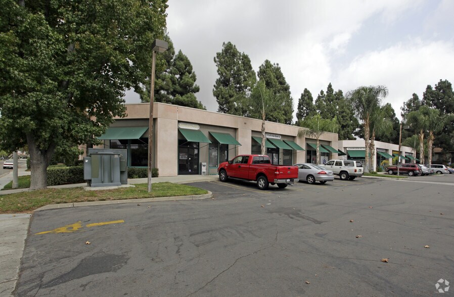 More Photos Of 1860-1896 W El Norte Pky, Escondido Unknown For Lease