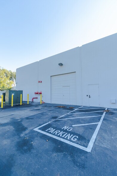 More Photos Of 2580-2584 Junction Ave, San Jose Research And Development For Lease