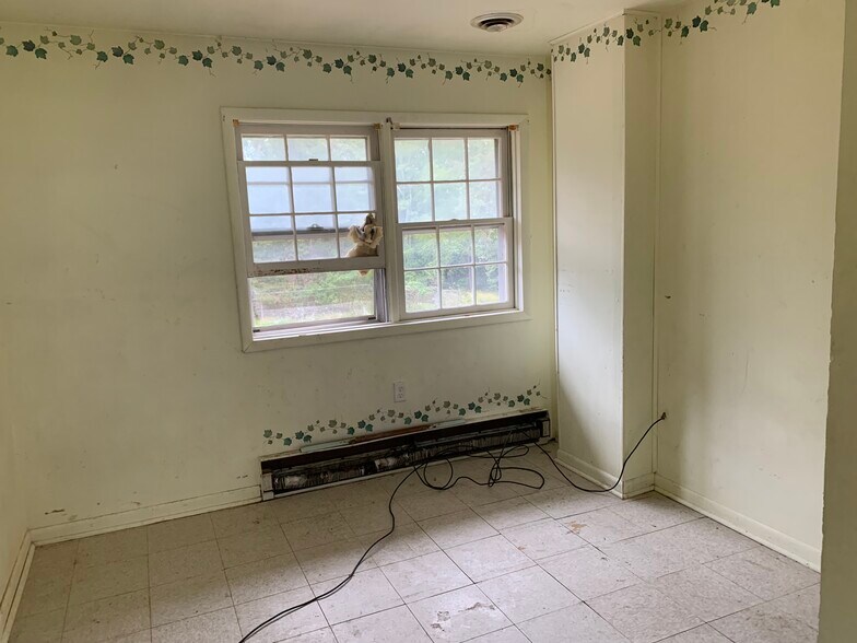 More Photos Of 5621 Tricross Dr, Columbia Assisted Living For Lease