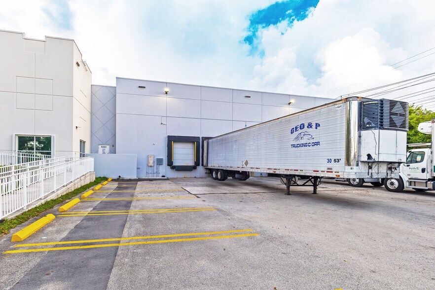 More Photos Of 8995 NW 12th St, Miami Warehouse For Sale