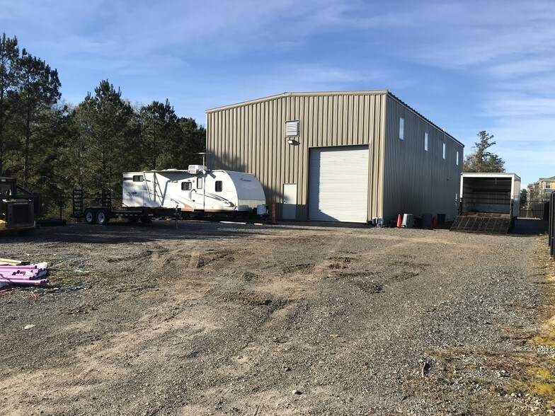 More Photos Of 128 Pipemakers Cir, Pooler Light Distribution For Lease