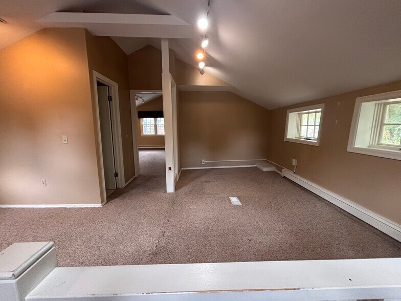 More Photos Of 1478 Marsh Rd, Pittsford Storefront Retail Office For Lease