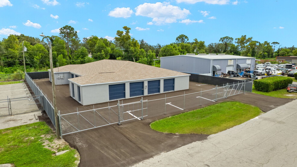 More Photos Of 17517 Rockefeller Cir, Fort Myers Self Storage For Sale
