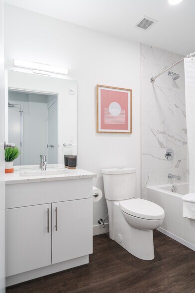 More Photos Of 233 Kennedy St, Winnipeg Apartments For Lease