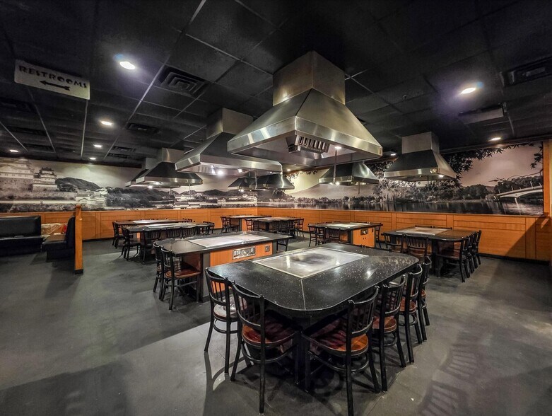 More Photos Of 3300 Central Mall Dr, Port Arthur Restaurant For Sale