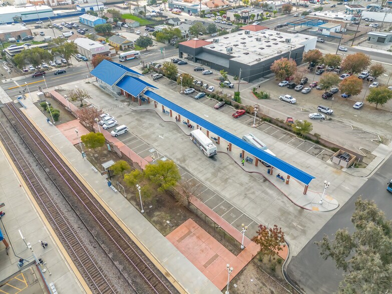 More Photos Of 504 W 7th St, Hanford Freestanding For Sale