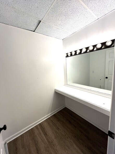 More Photos Of 25 W King St, Shippensburg Flex For Lease