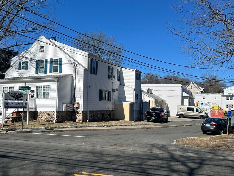 More Photos Of 92 Camp Ave, Stamford Warehouse For Lease