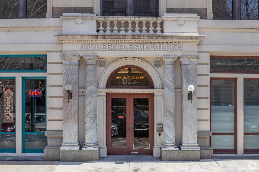 More Photos Of 917 Franklin St, Houston Office For Lease