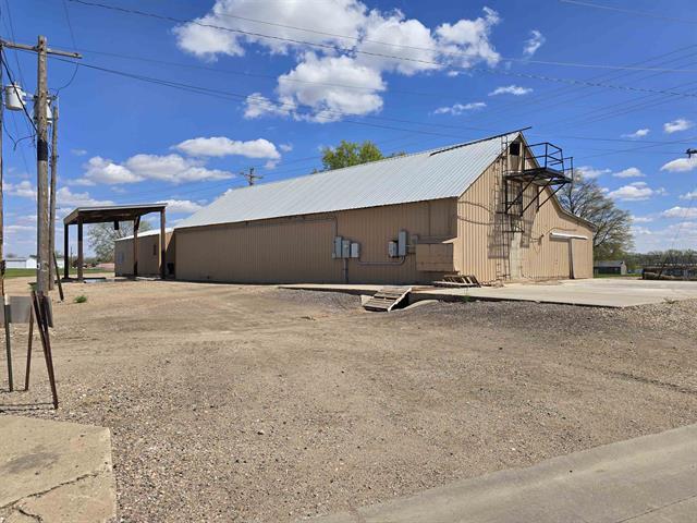 More Photos Of 114 Mulberry St, Yankton Warehouse For Sale
