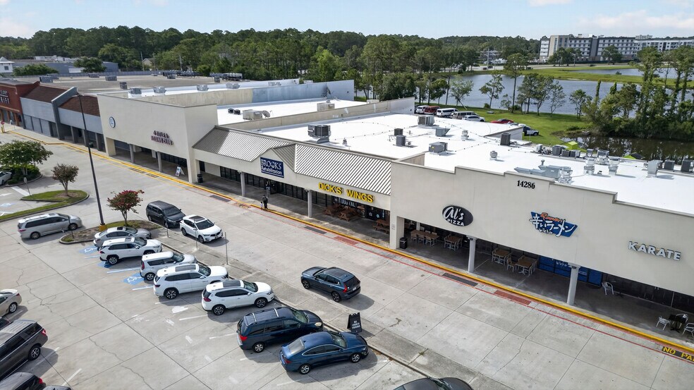 More Photos Of 14286 Beach Blvd, Jacksonville Beach General Retail For Sale