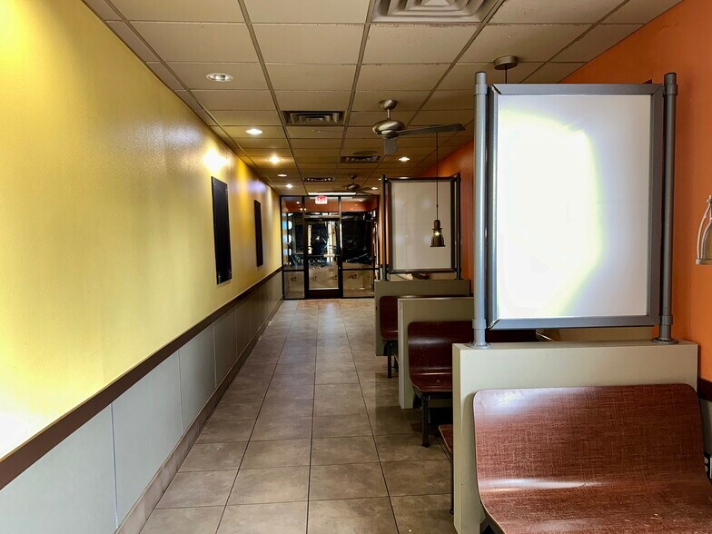 More Photos Of 3501 San Dario Ave, Laredo Fast Food For Lease