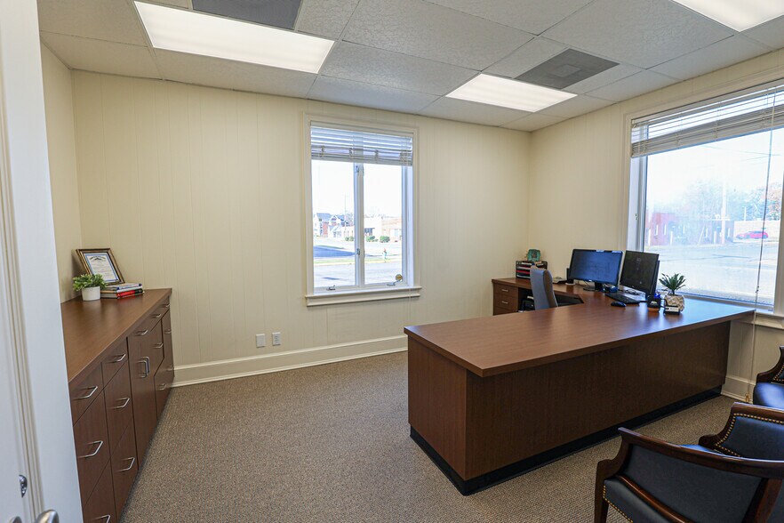 More Photos Of 630 Jefferson St, Paducah Office For Sale