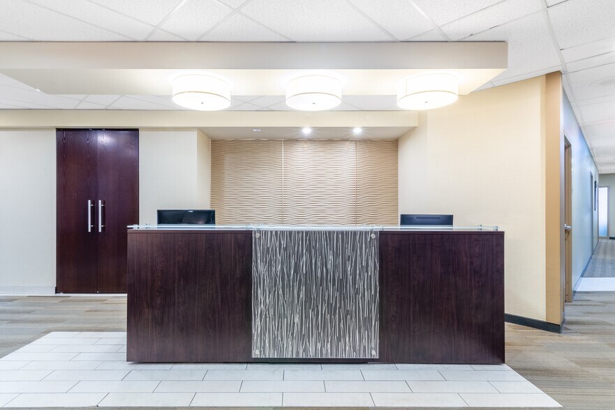 More Photos Of 10 Four Seasons Pl, Toronto Coworking Space
