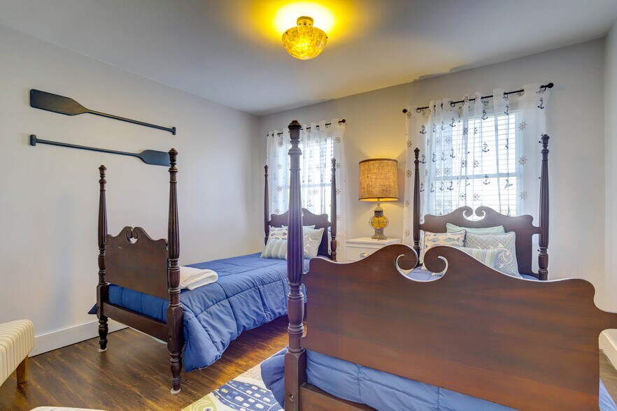 More Photos Of 3691 Main St, Chincoteague Marina For Sale