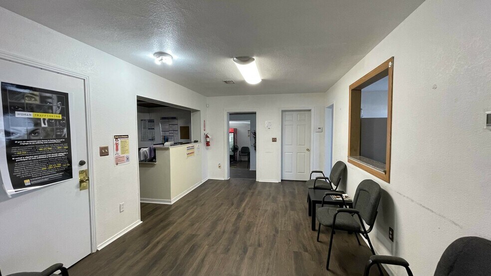 More Photos Of 1803 Salem Rd, Lakeland Medical For Sale