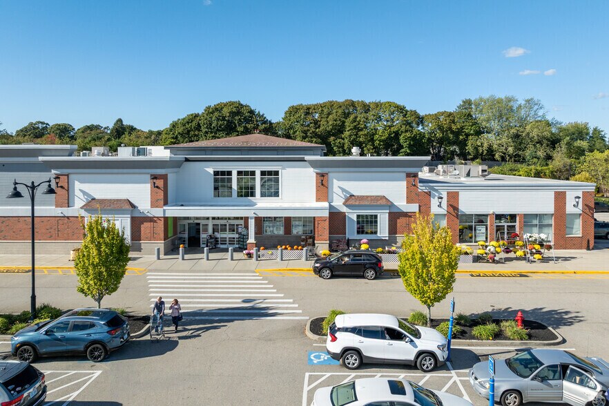 More Photos Of 151 Franklin St, Westerly General Retail For Lease