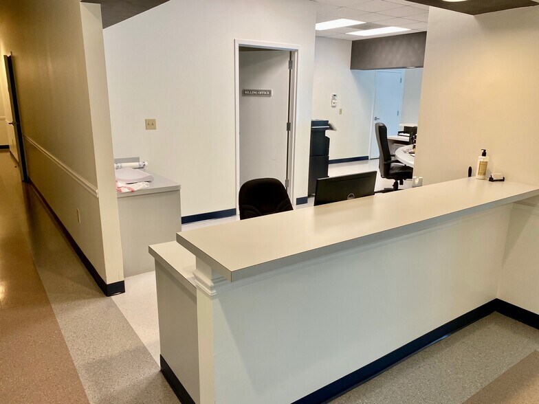 More Photos Of 4310 Johns Creek Pky, Suwanee Medical For Lease