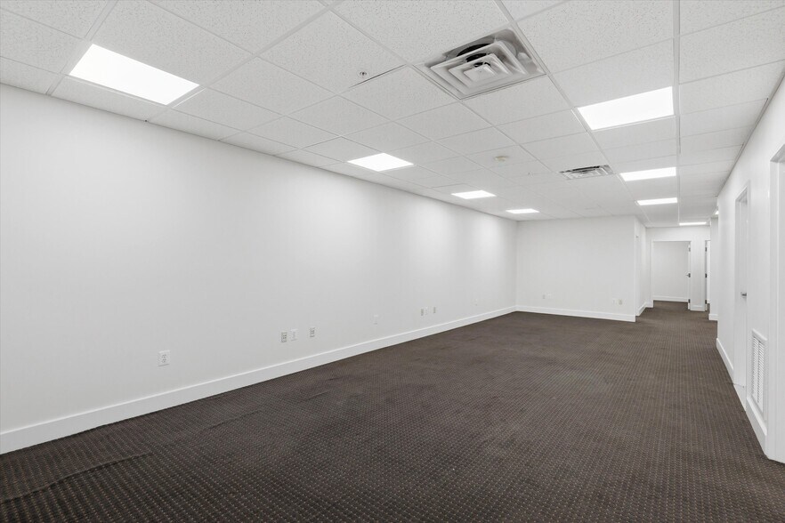 More Photos Of 528 E Lancaster Ave, Wayne Office For Lease