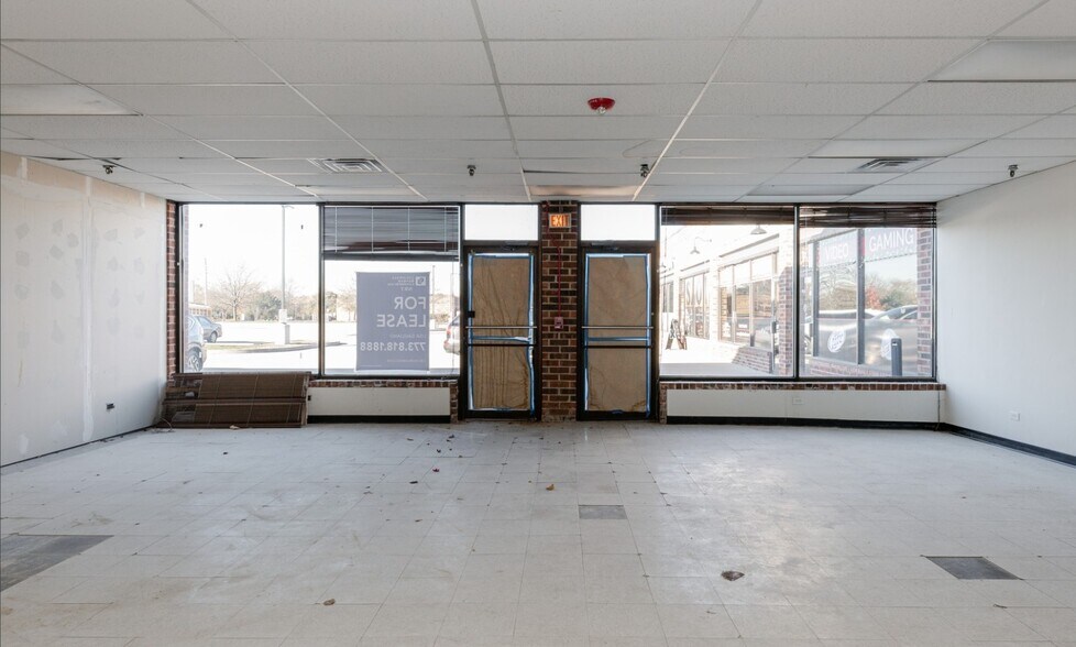 More Photos Of 2306-2332 Hassell Rd, Hoffman Estates Storefront For Sale
