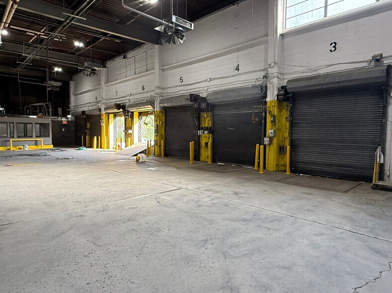 More Photos Of 10101 Avenue D, Brooklyn Distribution For Lease