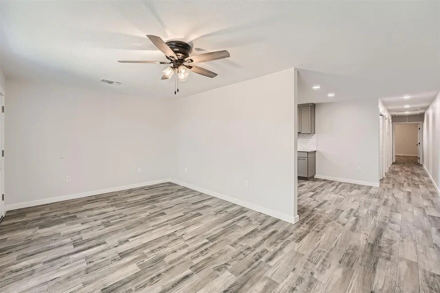 More Photos Of 109 Fisher St, Elgin Apartments For Sale