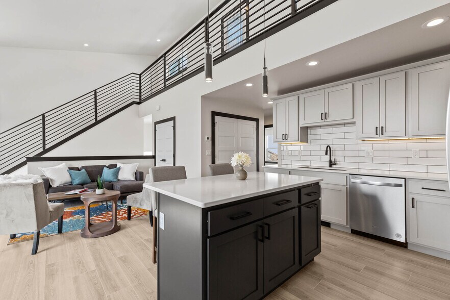 More Photos Of 2994-3016 N 27th Ave, Bozeman Light Manufacturing For Lease