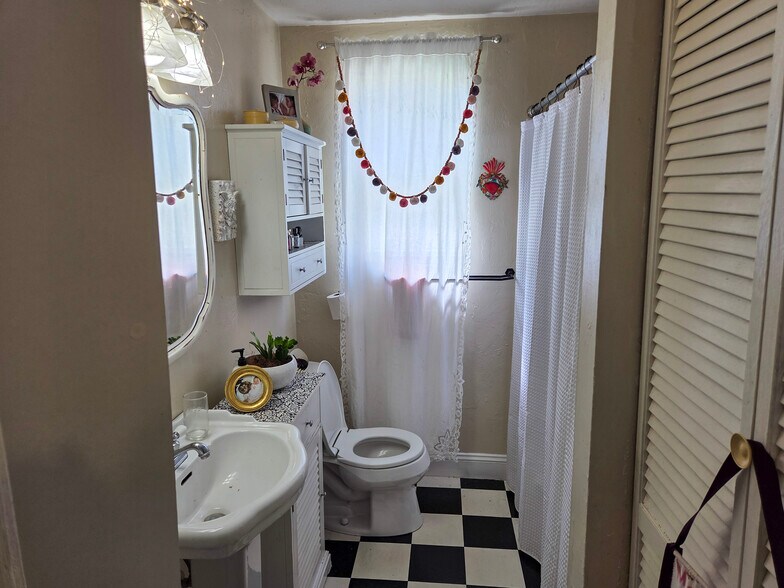 More Photos Of 150 W 8th St, Santa Rosa Apartments For Sale