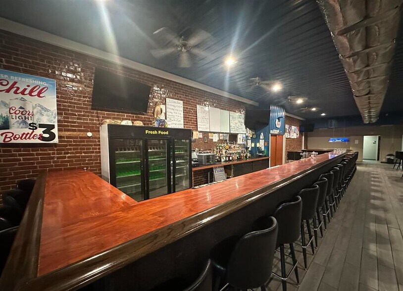 More Photos Of 504 Main St, Varna Restaurant For Sale