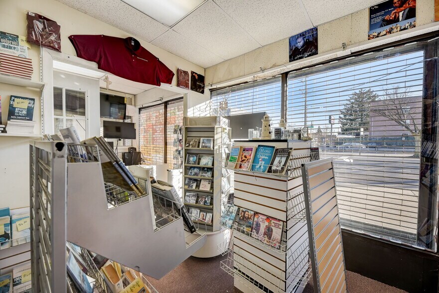 2705 Hone Ave, Bronx, NY 10469 Storefront For Sale