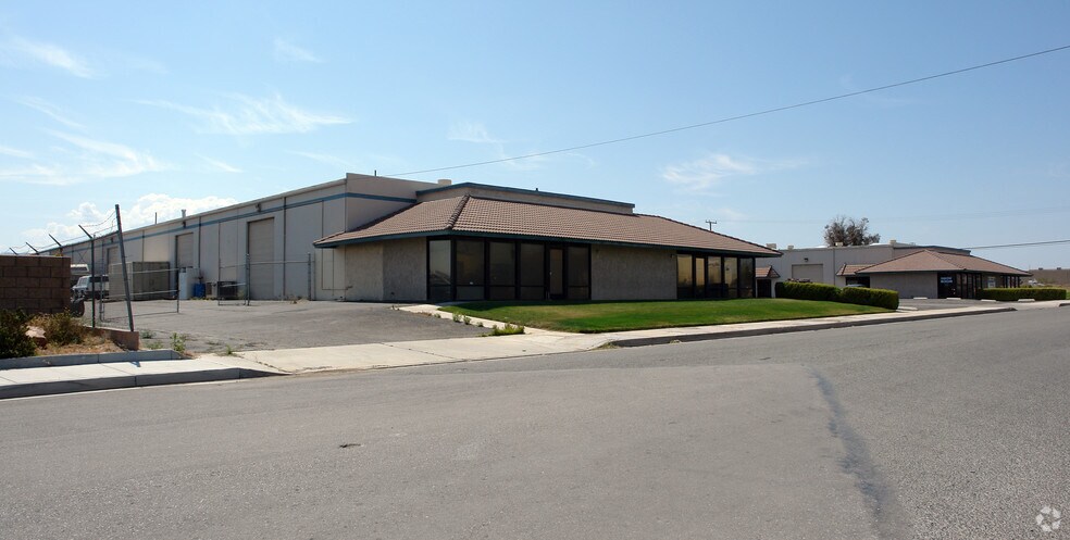 Primary Photo Of 9565 C Ave, Hesperia Service For Lease