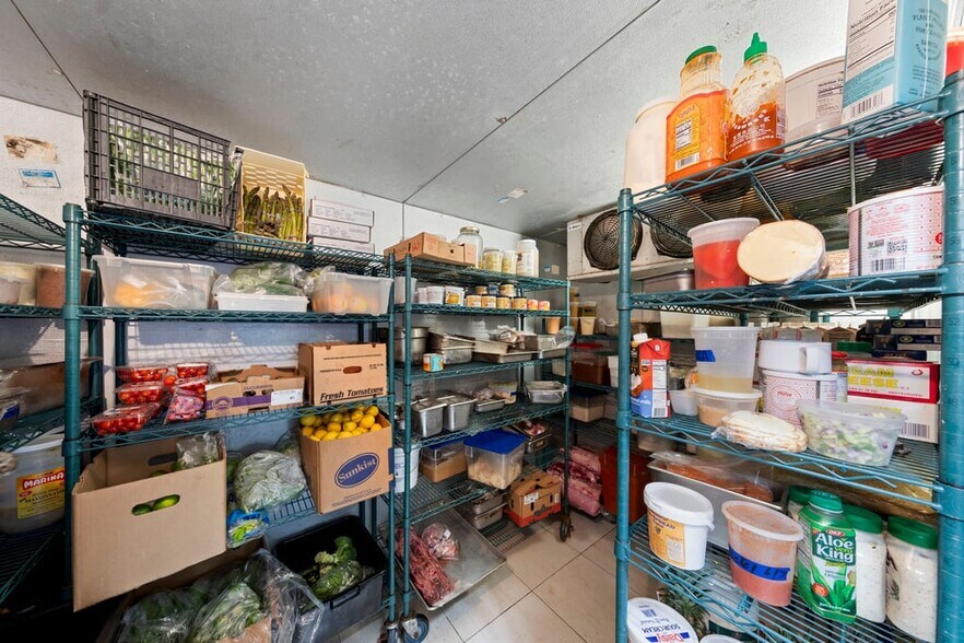 More Photos Of 4725 Vincennes Blvd, Cape Coral Restaurant For Sale