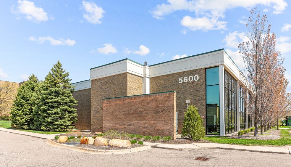 More Photos Of 5600 Crooks Rd, Troy Office For Sale