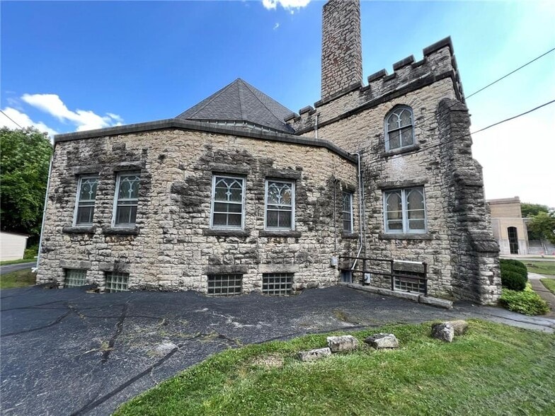 More Photos Of 1205 Elm St, Youngstown Religious Facility For Sale