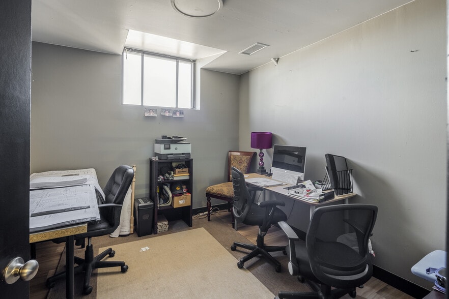 More Photos Of 5225 Sheridan Blvd, Arvada Warehouse For Sale