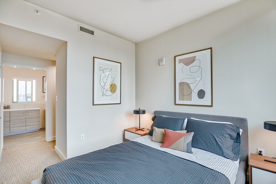 More Photos Of 2105 5th Ave, Seattle Apartments For Lease