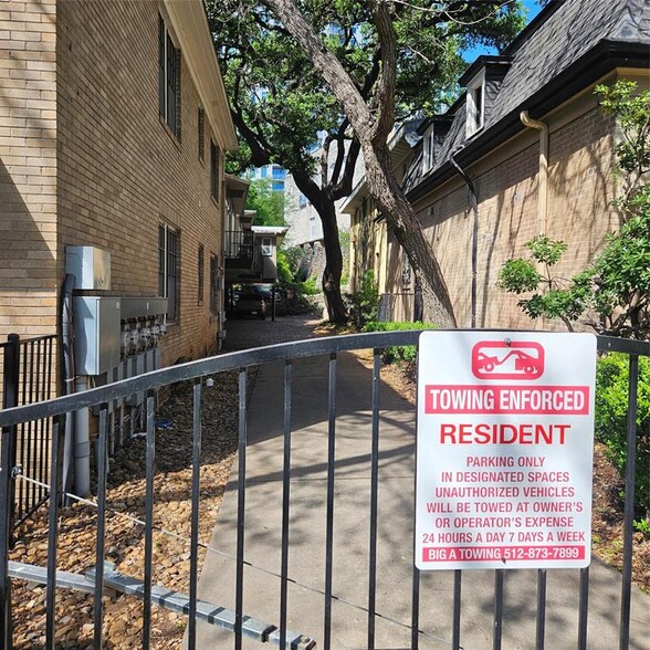 More Photos Of 506 1/2 W 7th #1 St, Austin Office For Lease