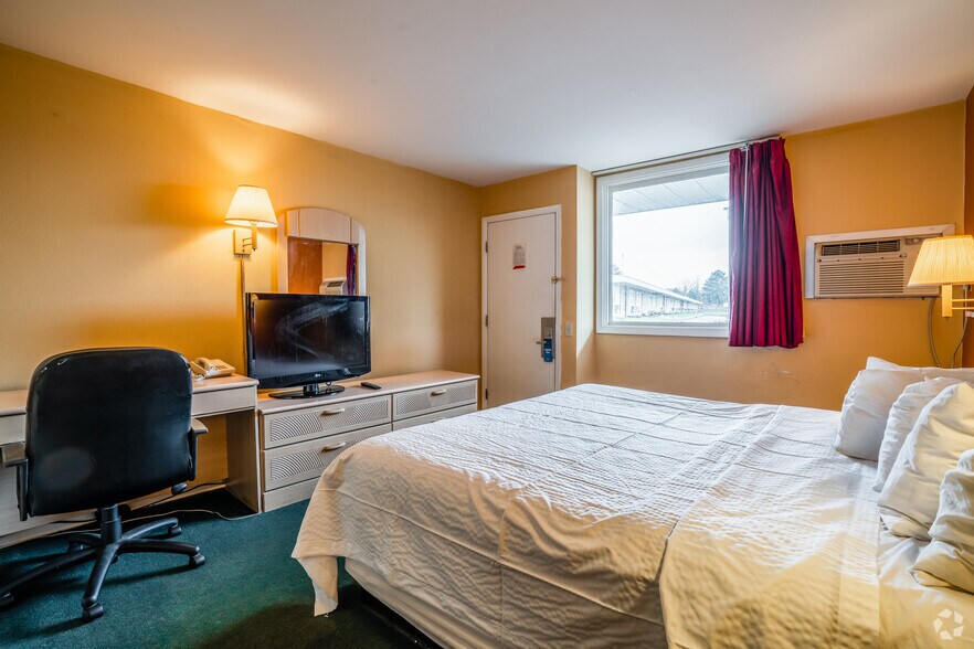 More Photos Of 4853 W Henrietta Rd, Henrietta Hotel For Sale