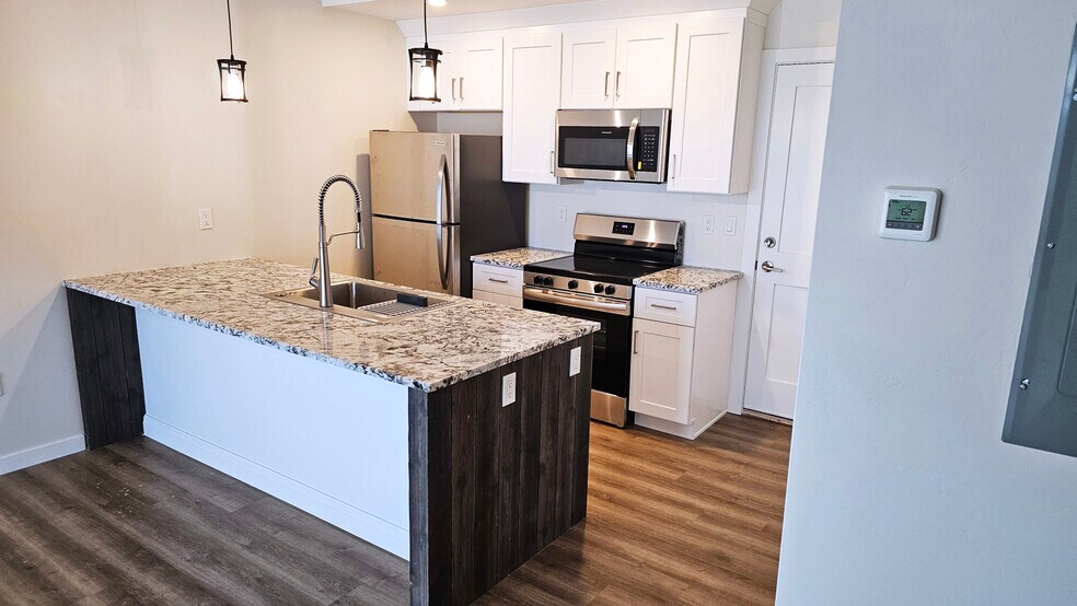 More Photos Of 700 Red Table dr, Gypsum Apartments For Sale