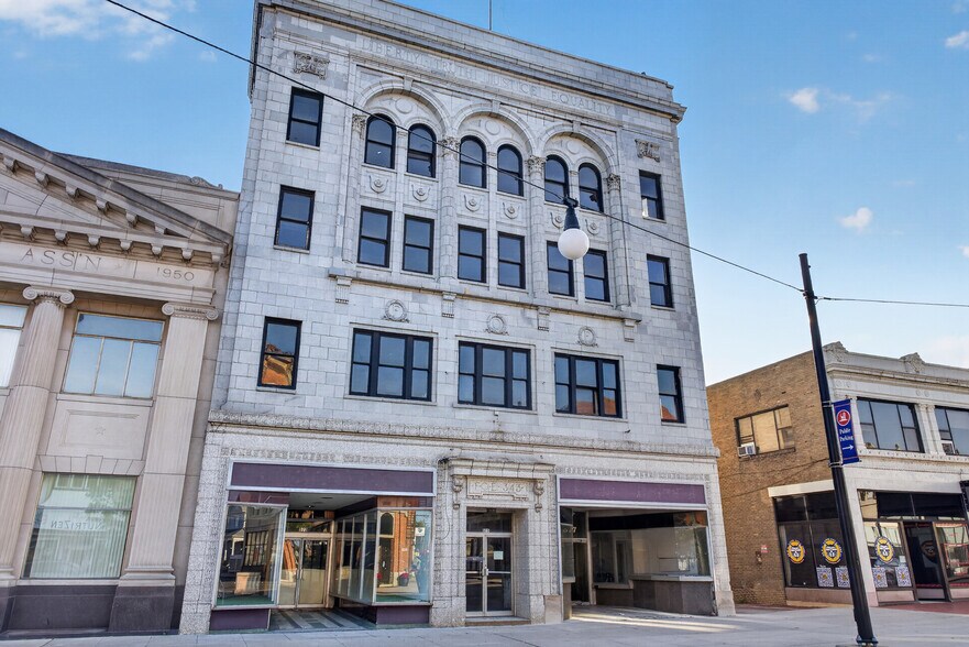More Photos Of 573-577 Broadway, Lorain Storefront Retail Residential For Sale
