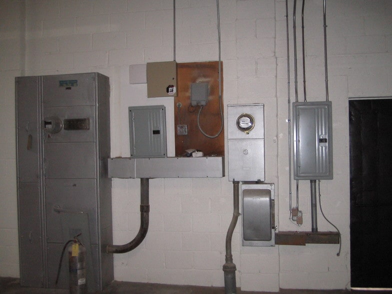 More Photos Of 550 W Garfield Ave, Glendale Warehouse For Sale