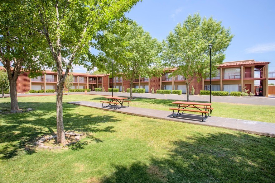 More Photos Of 1765 S Main St, Las Cruces Hotel For Sale